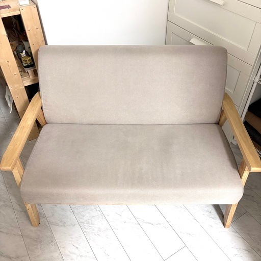 【美品】【定価 19,800円】二人掛けソファ ファブリック 北欧風 ナチュラル モダン ベージュ ブラウン グレー 木肘 コンパクト