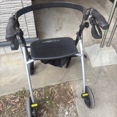 歩行器 歩行車 シルバーカー 室外用 折りたたみ可能 座面付き 四輪 キャスター付き ショッピングカー 手押し車 介護 高齢者【パープル】の画像