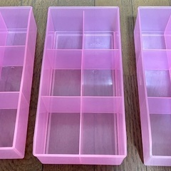 衣類仕切りとして、または小物入れの画像