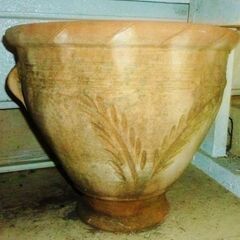 ガクアジサイ（お花の彫刻入り素焼き鉢入り）お洒落な素焼き鉢の大、中、金属製の鉢、1/2サイズのコンクリートブロック、屋外使用可能タイマーおまけ可能の画像