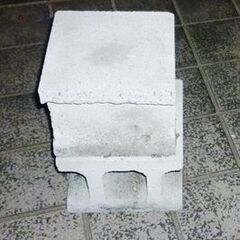 ガクアジサイ（お花の彫刻入り素焼き鉢入り）お洒落な素焼き鉢の大、中、金属製の鉢、1/2サイズのコンクリートブロック、屋外使用可能タイマーおまけ可能の画像