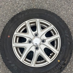スタッドレスタイヤの画像