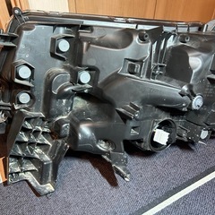 30アルファードヘッドライト
の画像