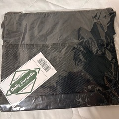 小さめのショルダーバッグ　新品の画像