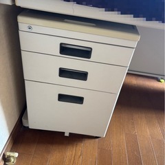 事務用デスクの画像