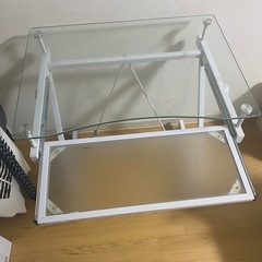 【ガラス天板】PCデスク／キャスター付きの画像