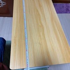 勉強用机　パソコンの画像