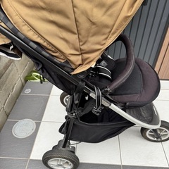 Aprica三輪ベビーカーの画像