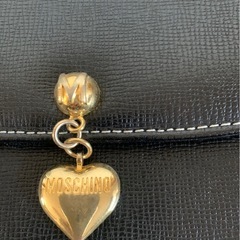 MOSCHINO ブラック ショルダーバッグ
の画像