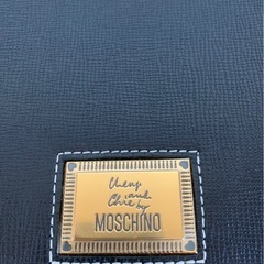 MOSCHINO ブラック ショルダーバッグ
の画像