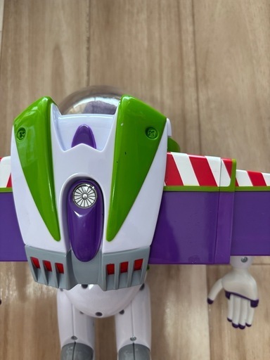 中古品　リアルサイズ バズ・ライトイヤー フィギュア