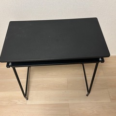 机・椅子セットの画像