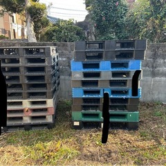 頑丈なプラスチックパレット！50枚再入荷！
の画像