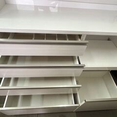 ニトリ食器棚　リガーレ　140KB-WH　ソフトクローズ引出し　サイズ(約)：幅141×奥行51×高さ202cmニトリ食器棚　リガーレ　140KB-WH　ソフトクローズ引出し　サイズ(約)：幅141×奥行51×高さ202cmの画像