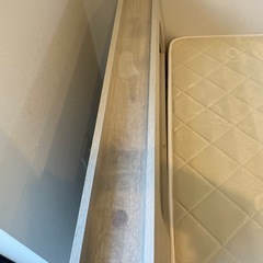 マット付きベッドの画像