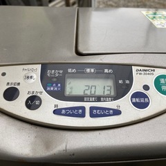 ダイニチ　ファンヒーター　ブルーヒーター　FW-3040S 99年　古い　サビ変形少しあり　作動良好
の画像