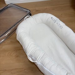 ドッカトット デラックス 0〜8ヶ月用 ベビーベッド DockATot Deluxe+の画像