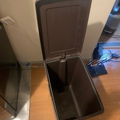 ゴミ箱の画像