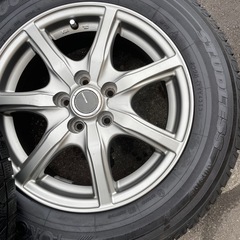 スタッドレスタイヤの画像