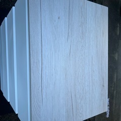 決定）ボード付きタンスの画像