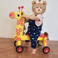 キリンの四輪車の画像