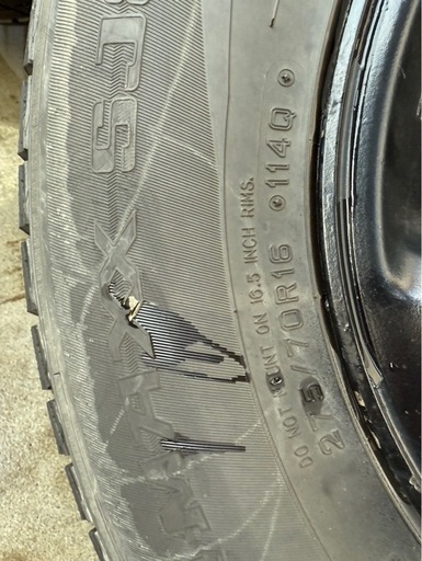 お話中/275/70R16 スタッドレスタイヤホイール4本セット