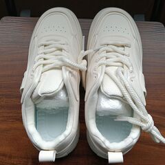 新品 25cm レディース スニーカー ホワイト シューズ 靴 カジュアル 識別番号:(930-Z)の画像