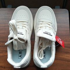 新品 24cm レディース スニーカー ホワイト シューズ 靴 カジュアル 識別番号:(927-Z)の画像