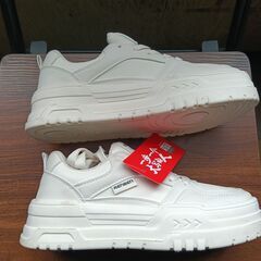 新品 23.5cm レディース スニーカー ホワイト シューズ 靴 カジュアル 識別番号:(926-Z)の画像