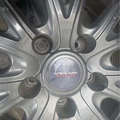 ヤリスクロススタッドレス たタイヤセット16インチの画像