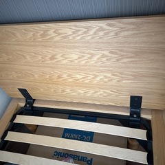 木製ベッドフレームの画像
