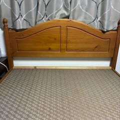 カントリー風ベッド枠の画像