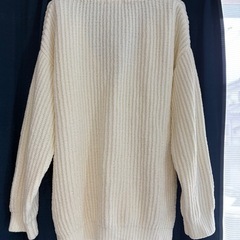 白　カーディガンの画像