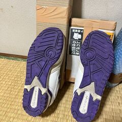 New Balance 550 ホワイト パープルの画像