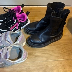 女の子　スニーカー　ブーツ　セットの画像