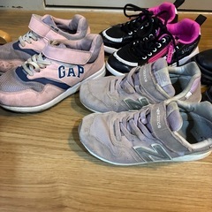 女の子　スニーカー　ブーツ　セットの画像