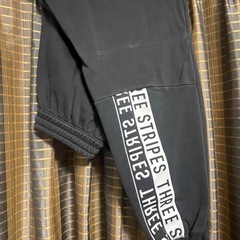 adidas スエットの画像