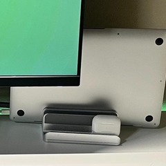 パソコンスタンド シルバーの画像