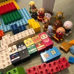 アンパンマンブロック2箱と、単品人形の画像