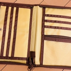 【美品】プーさん　母子手帳ケース の画像