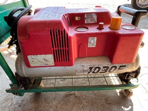 工具  コンプレッサー MAX 1030E 動作品　
②