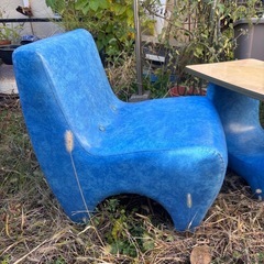 レトロな　椅子テーブル３点セットの画像