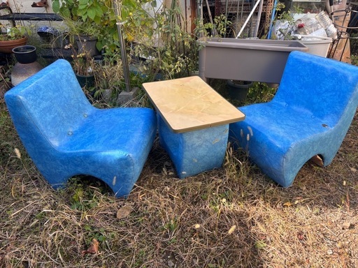 決まりました❗️レトロな　椅子テーブル３点セット