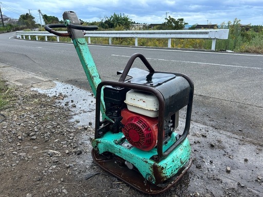 三笠産業　バイブロコンパクター　前後進 プレートコンパクター ホンダガソリンエンジン　5.5馬力　プレートランマ　ランマー　高打撃　転圧機　地固め　整地　舗装 道路 仕上げ　建設機械　MIKASA 宮崎　簡易始動動画あり