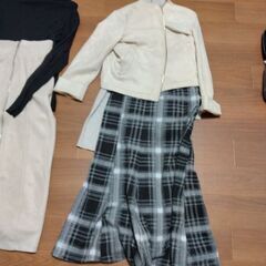 清楚系服多めです。ワークワンもあります。の画像