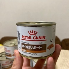 ① Hill’s（ヒルズ）プリスクリプション・ダイエット i/d 消化ケア ドライフード（犬用）1kg /② ROYAL CANIN（ロイヤルカナン）消化器サポート 低脂肪 ウェット（缶詰）の画像
