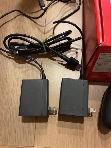 Switch本体、コメントで20000円！ドック2個付き！ 