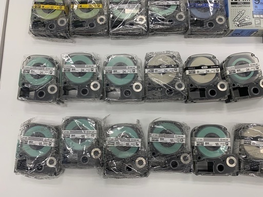 35個セットキングジム　35個テプラテープ９12 18 24mm白　透明　黄　青