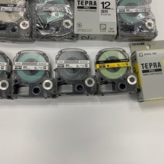 35個セットキングジム　35個テプラテープ９12 18 24mm白　透明　黄　青の画像