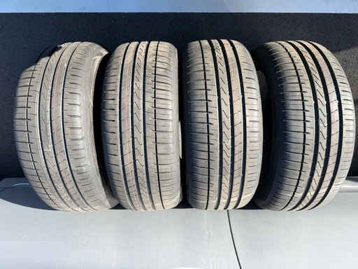 新車外し　215/50R18 ファルケン　アゼニス　FK510 SUV ノーマルタイヤ　4本セット　バリ山　ヤリスクロス